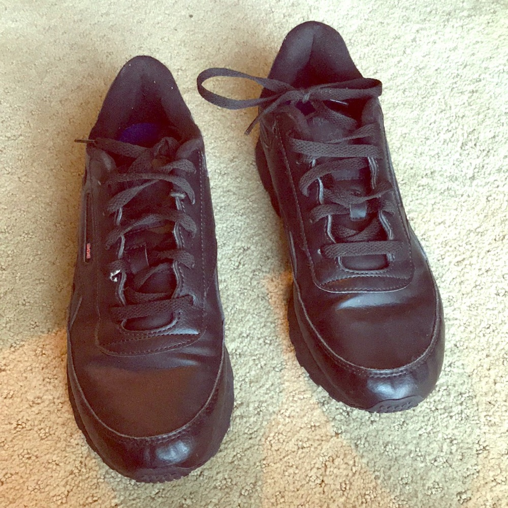 Black reebox shoes